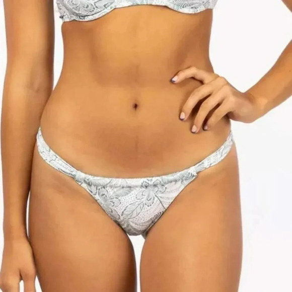 Rip Curl Rio Floral One Should Crop & Skimpy Coverage Bottoms, teal - Picture 5 of 16